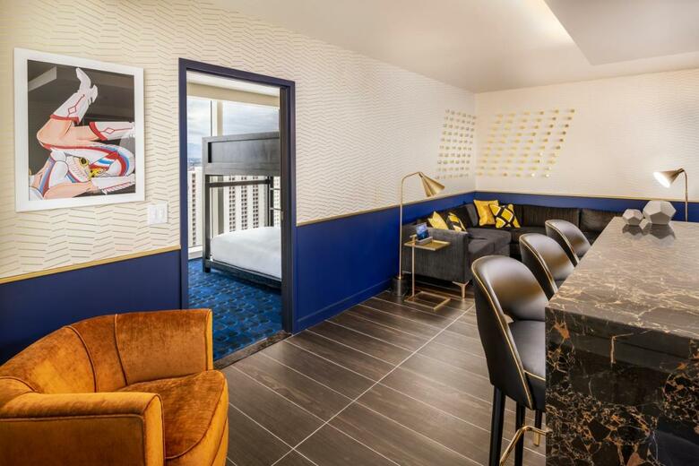 Hotel Circa Resort & Casino - Adults Only