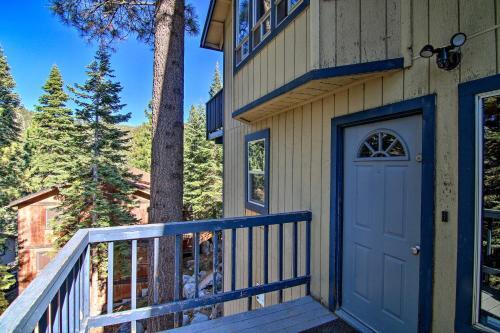 Rustic-chic Heavenly Condo With On-site Hiking!