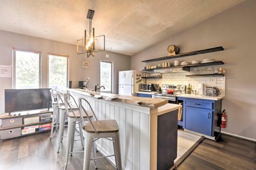 Rustic-chic Heavenly Condo With On-site Hiking!