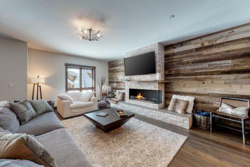 Luxury Lakefront At Tahoe Beach Club With Private Beach