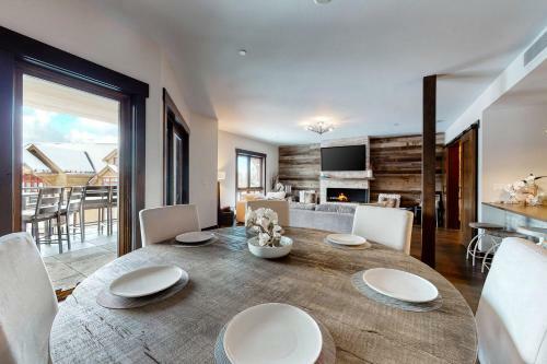 Luxury Lakefront At Tahoe Beach Club With Private Beach