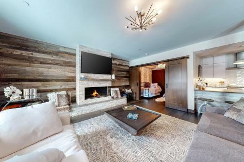 Luxury Lakefront At Tahoe Beach Club With Private Beach