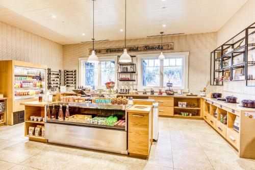 Luxury Lakefront At Tahoe Beach Club With Private Beach