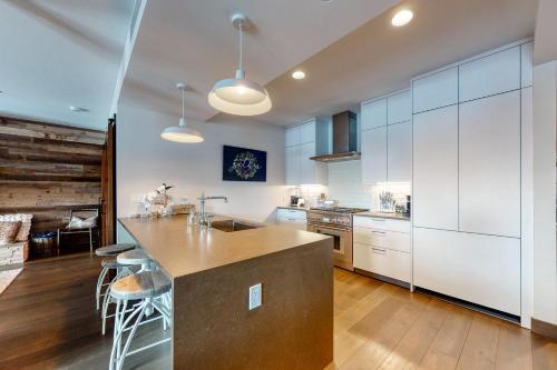 Luxury Lakefront At Tahoe Beach Club With Private Beach