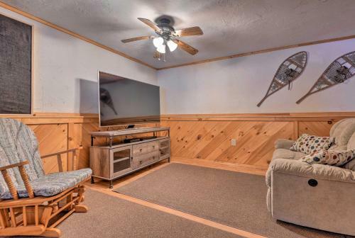 Cozy White Mountain Home - 5 Mins To Attitash Mtn!