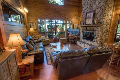 Smokey Joes By Lake Tahoe Accommodations