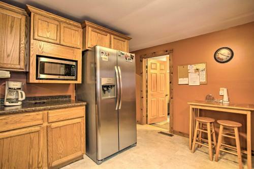 Spacious Bethlehem Mountaintop Home With Deck And View