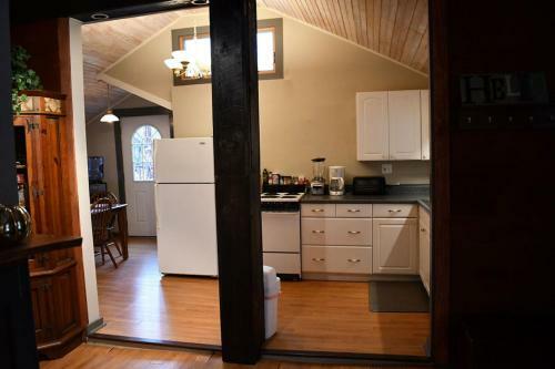 Lodge Brook Road Cabin