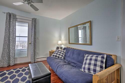 Ocean-view Apartment - Walk To Cafes And Beach!