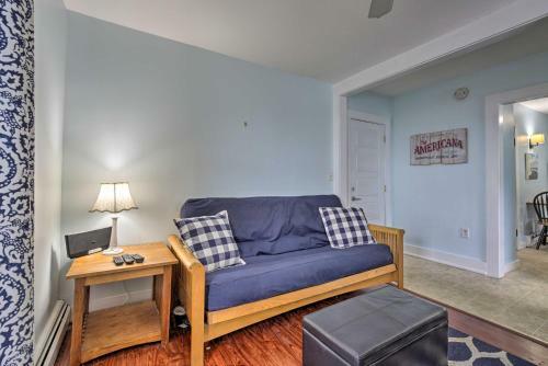 Ocean-view Apartment - Walk To Cafes And Beach!