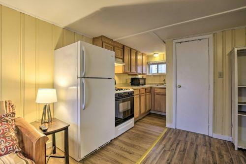 Apartamento Oceanside Retreat With Patio - Steps To Beach!