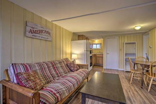 Apartamento Oceanside Retreat With Patio - Steps To Beach!