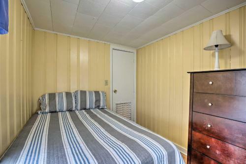 Apartamento Oceanside Retreat With Patio - Steps To Beach!