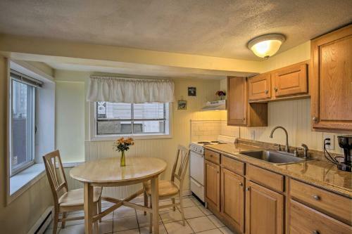 Apartamento Airy Coastal Getaway - Walk To Hampton Beach!