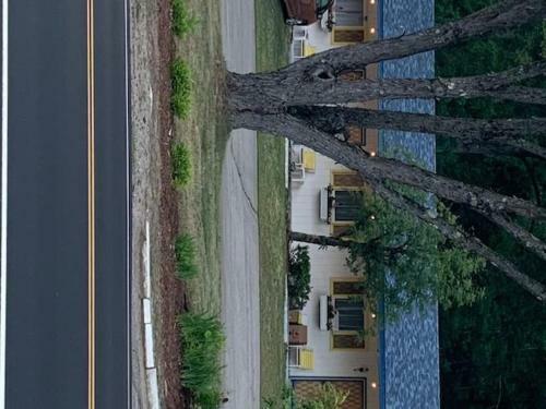 Yankee Trail Motel