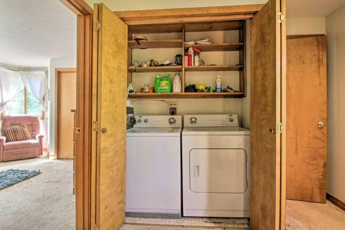 Bright Getaway With Lake Access - Near Gunstock