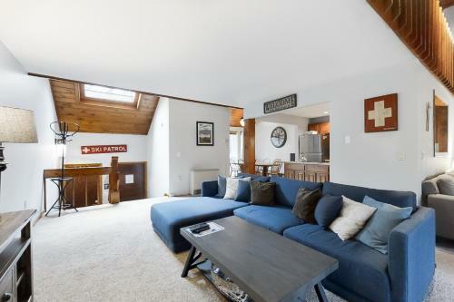 Stonehurst Gorgeous End Unit