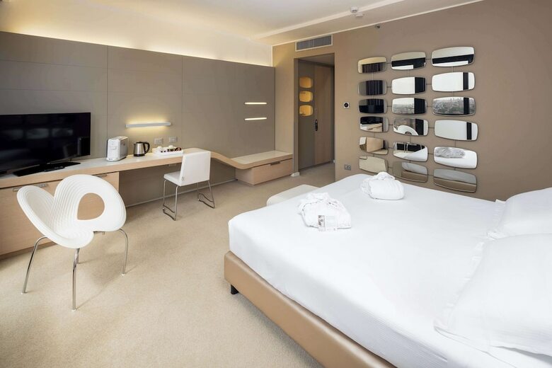 Hotel B4 Bologna Tower