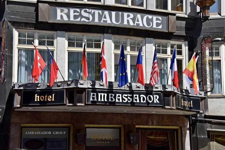 Hotel Ambassador-zlat� Husa