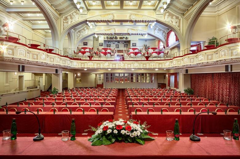 Hotel Ambassador-zlat� Husa