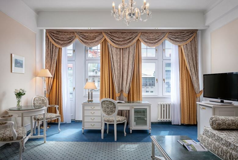 Hotel Ambassador-zlat� Husa