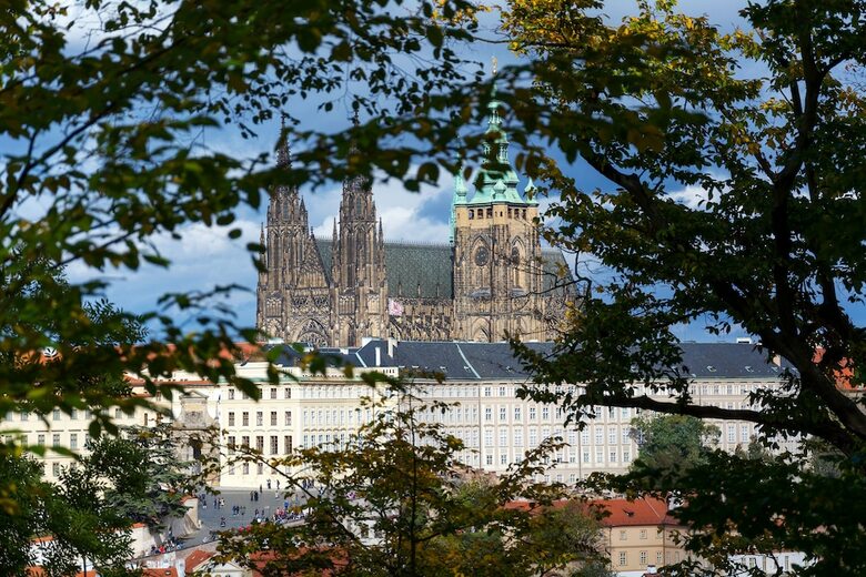 Hotel Ambassador-zlat� Husa