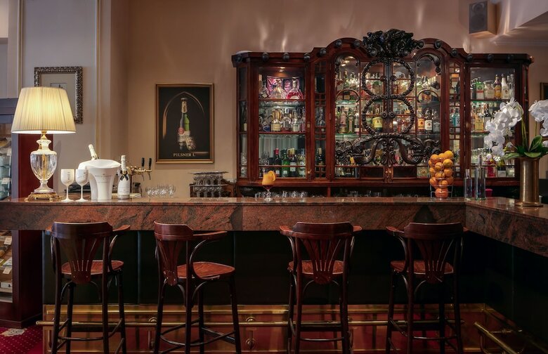 Hotel Ambassador-zlat� Husa