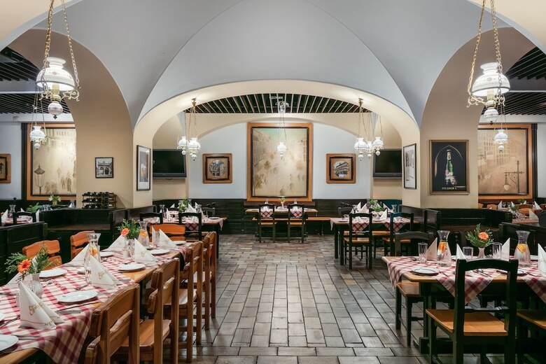 Hotel Ambassador-zlat� Husa
