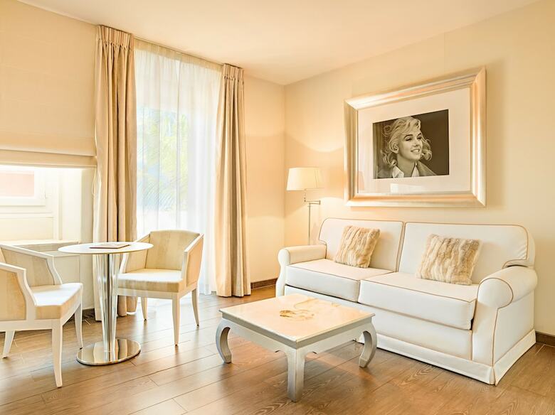 Hotel Renoir