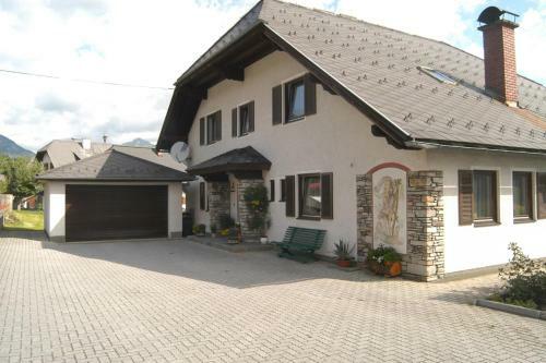 Hostal G�stehaus Trattner