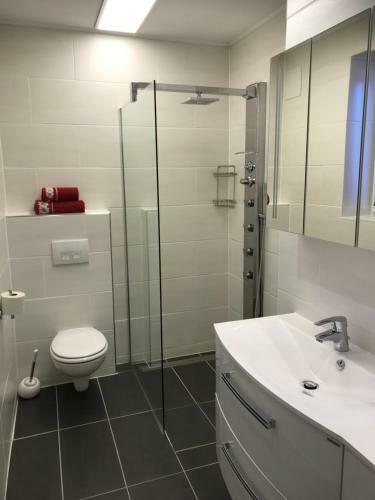 Apartamento Ferienwohnung Und Zimmer Kassar Bikertipp