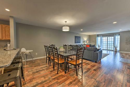 Wildwood Townhome Walk To Boardwalk And Beach!