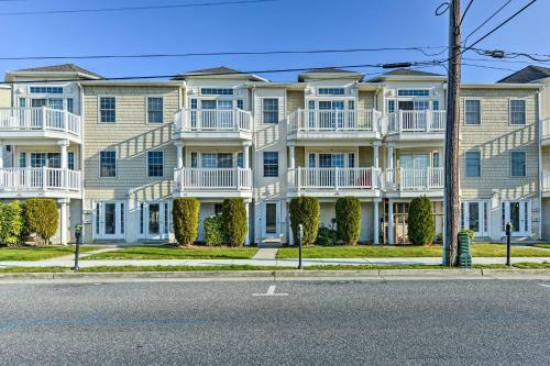 Wildwood Townhome Walk To Boardwalk And Beach!