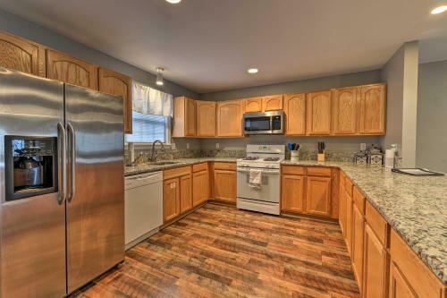Wildwood Townhome Walk To Boardwalk And Beach!