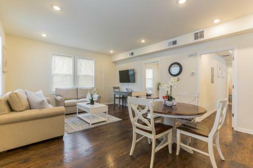 Beach 2 Blocks-parking-patio