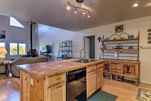 Peak View Lodge In Angel Fire Golf, Ski And Hike!
