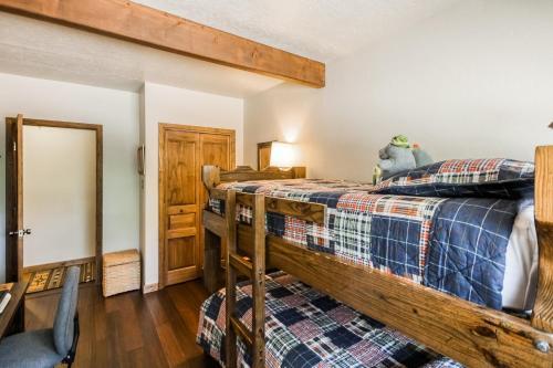 Elk & Deer View Home