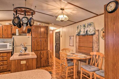 Rustic Cloudcroft Cabin With Deck-near Skiing And Fishing!