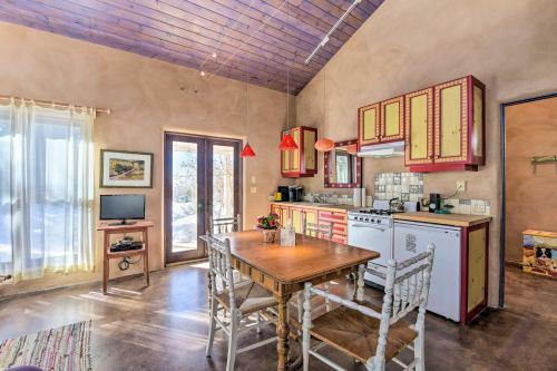 Eclectic Cabin With Kiva, 11 Mi To Taos Ski!