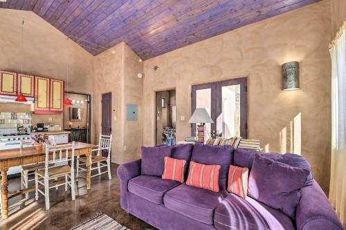 Eclectic Cabin With Kiva, 11 Mi To Taos Ski!