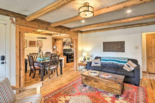 Pet-friendly Clovis Home With Yard, Pergola And Hot Tub
