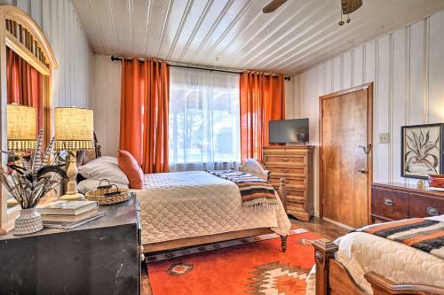 Pet-friendly Clovis Home With Yard, Pergola And Hot Tub