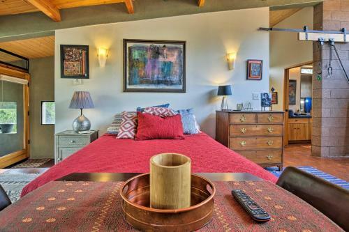 Apartamento Geometric Glorieta Studio On 11 Picturesque Acres!