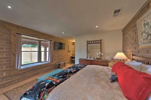 Rustic Ranch Retreat - 16 Mi To Ski Apache!