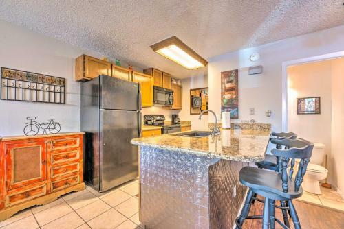 Apartamento Cozy Retreat With Deck - 2 5 Mi To Cedar Creek!