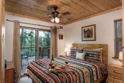 Aurora Montealis, 2 Bedrooms, Sleeps 4, Mountain Views, Fireplace, Wifi