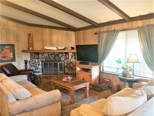 Lazy Bear Cabin