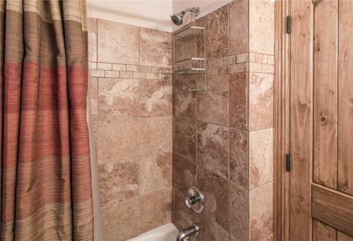 Dancing Kokopellis, 3 Bedrooms, Sleeps 10, View, Deck, Fenced Yard
