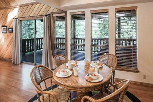 Dancing Kokopellis, 3 Bedrooms, Sleeps 10, View, Deck, Fenced Yard