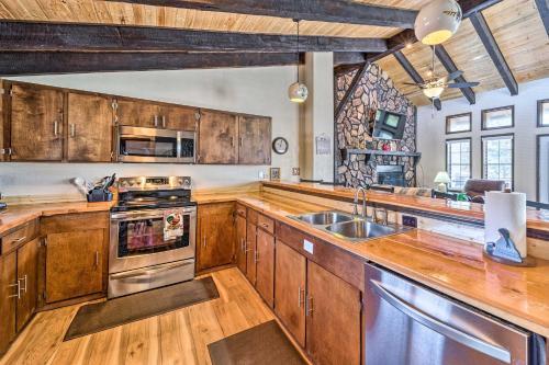 Apartamento Modern Mtn Condo Game Room, Bbq, Fireplaces!